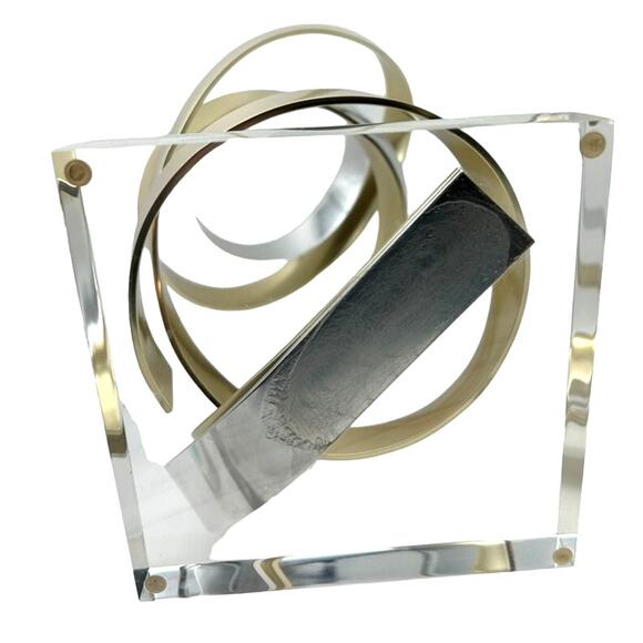 Dan Murphy 1989 Signed Two Tone Aluminum Ribbon Sculpture Lucite Base Abstract - Picture 5 of 14